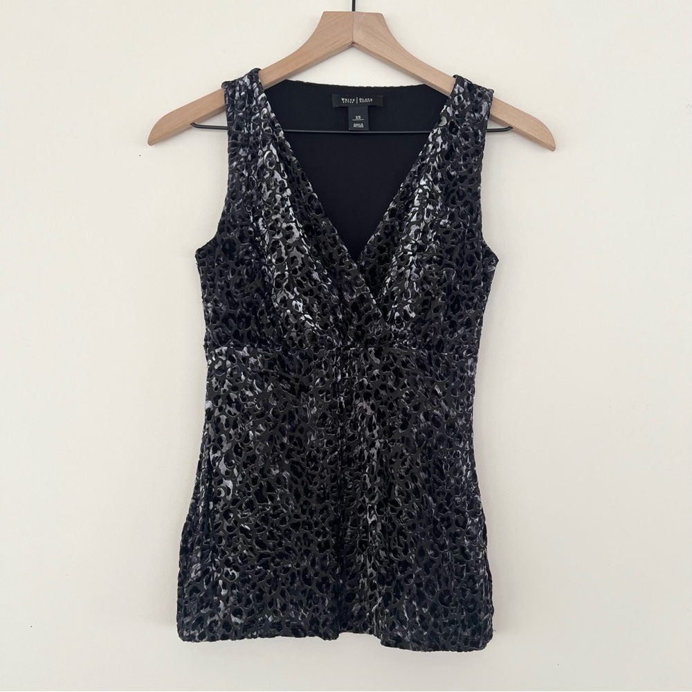 White House Black Market Women’s Printed Sleeveless Velvet Texture Blouse